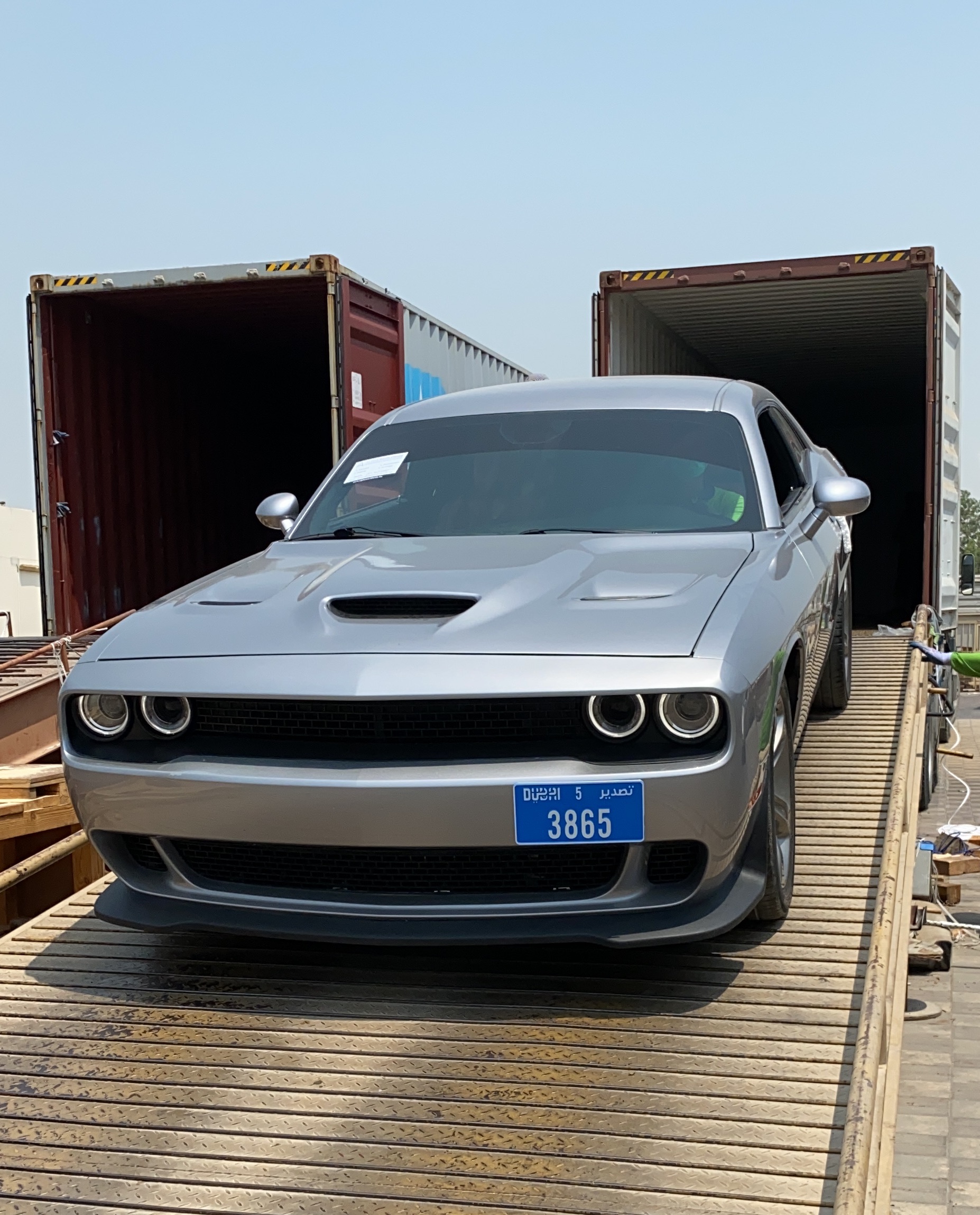 Dubai skyline cars